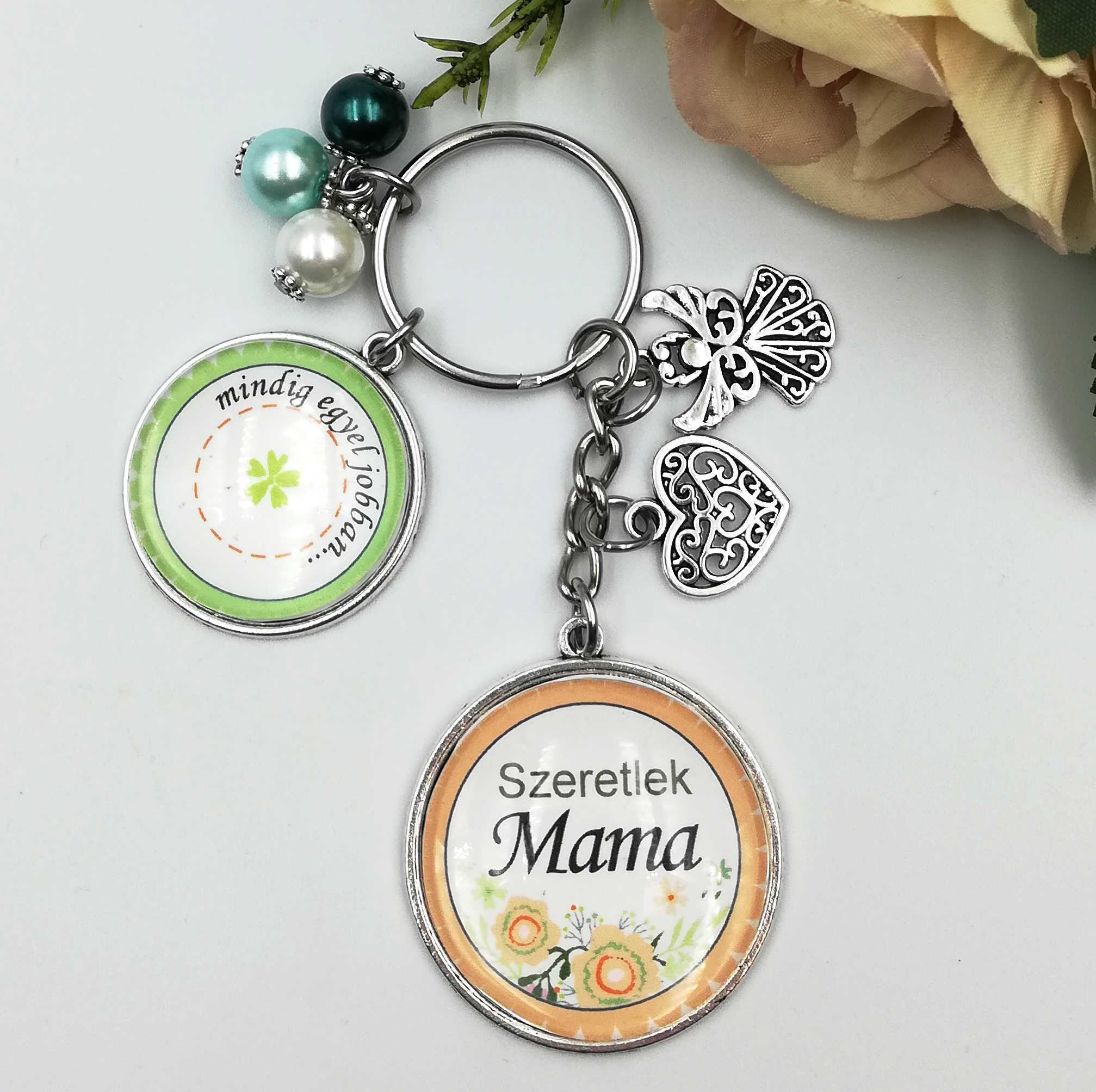 Üveglencsés kulcstartó - "Szeretlek Mama" felirattal és saját szöveggel